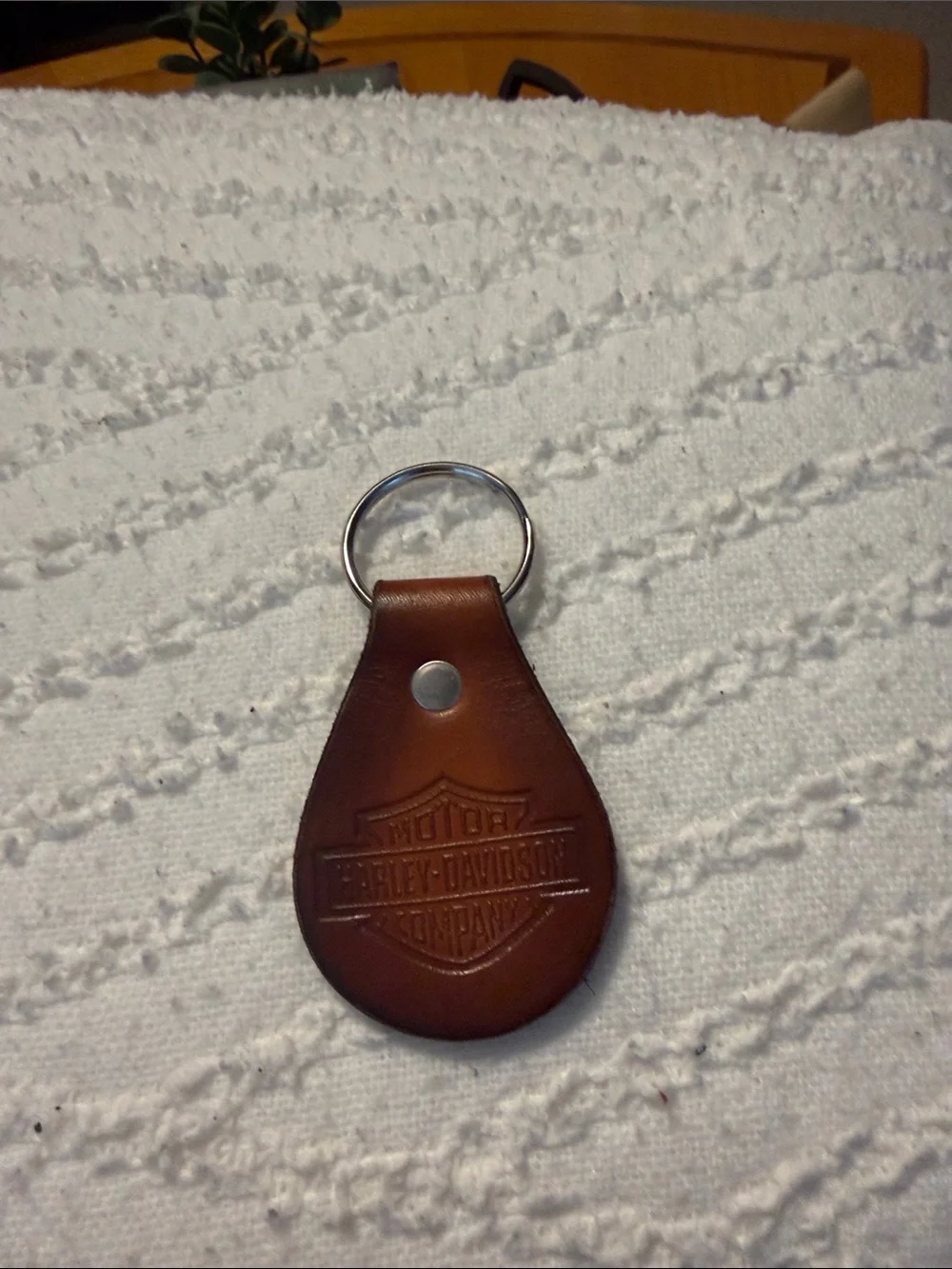 Harley-Davidson Brown Leather Tear Drop Key Ring with Embossed Shield